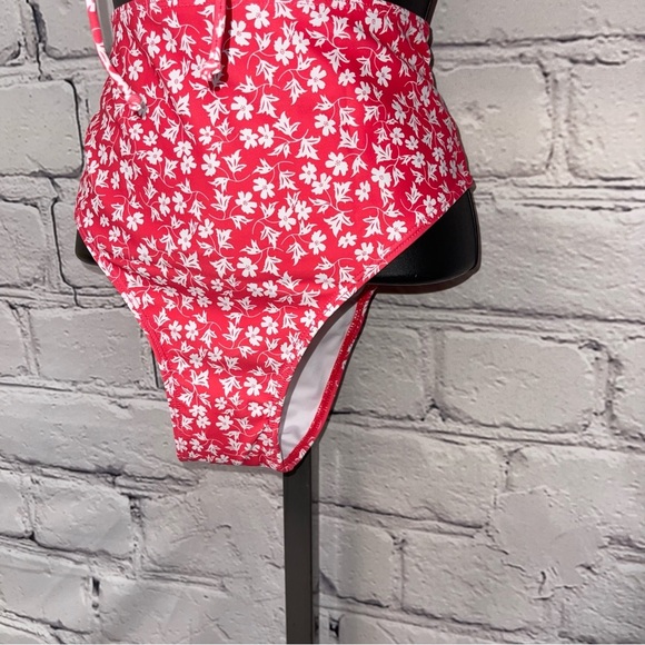 Pink lily swimsuit medium - Picture 5 of 5